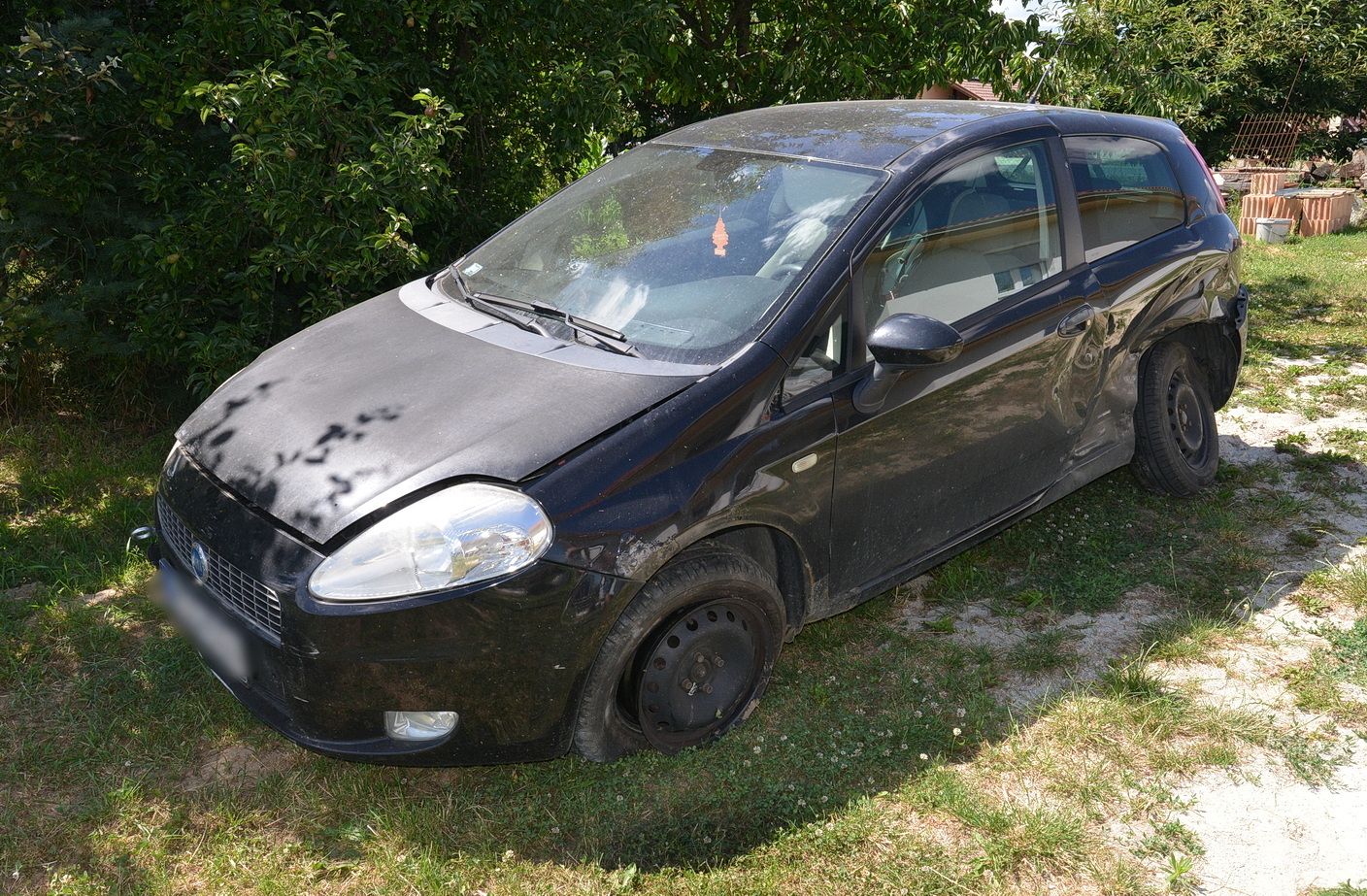 A szabályosan parkoló Fiat oldalának egy Mazd ütközött Sorokpolányban