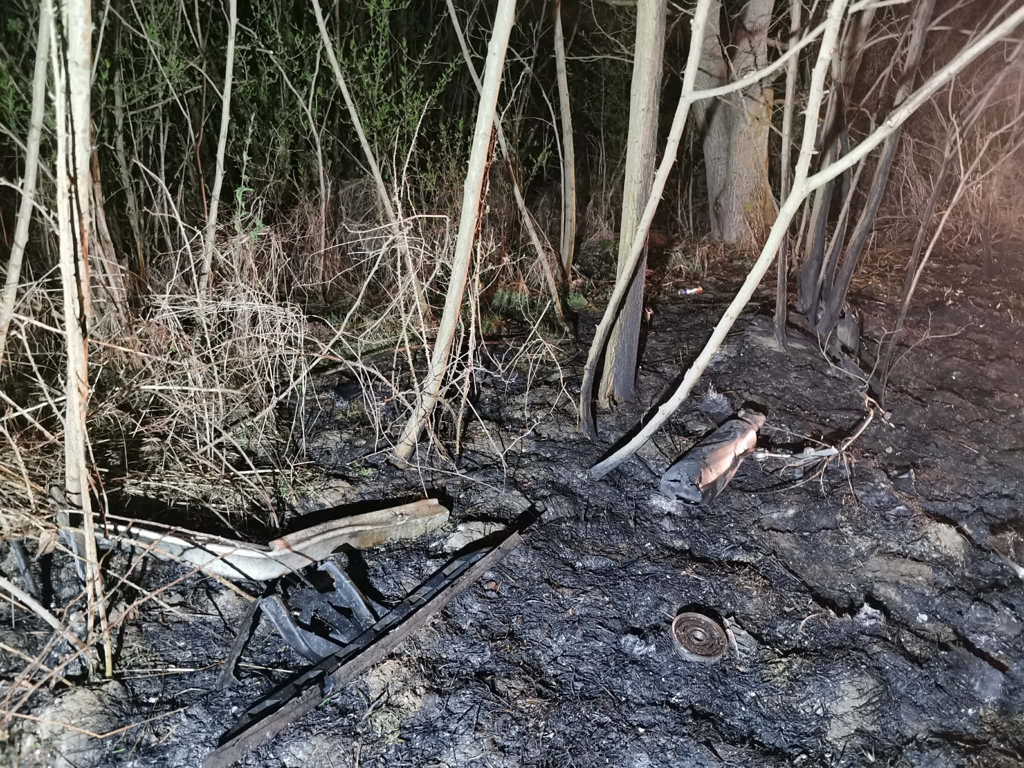 Meghalt a vaddal ütköző, majd Renaultnak csapódó BMW motor vezetője
