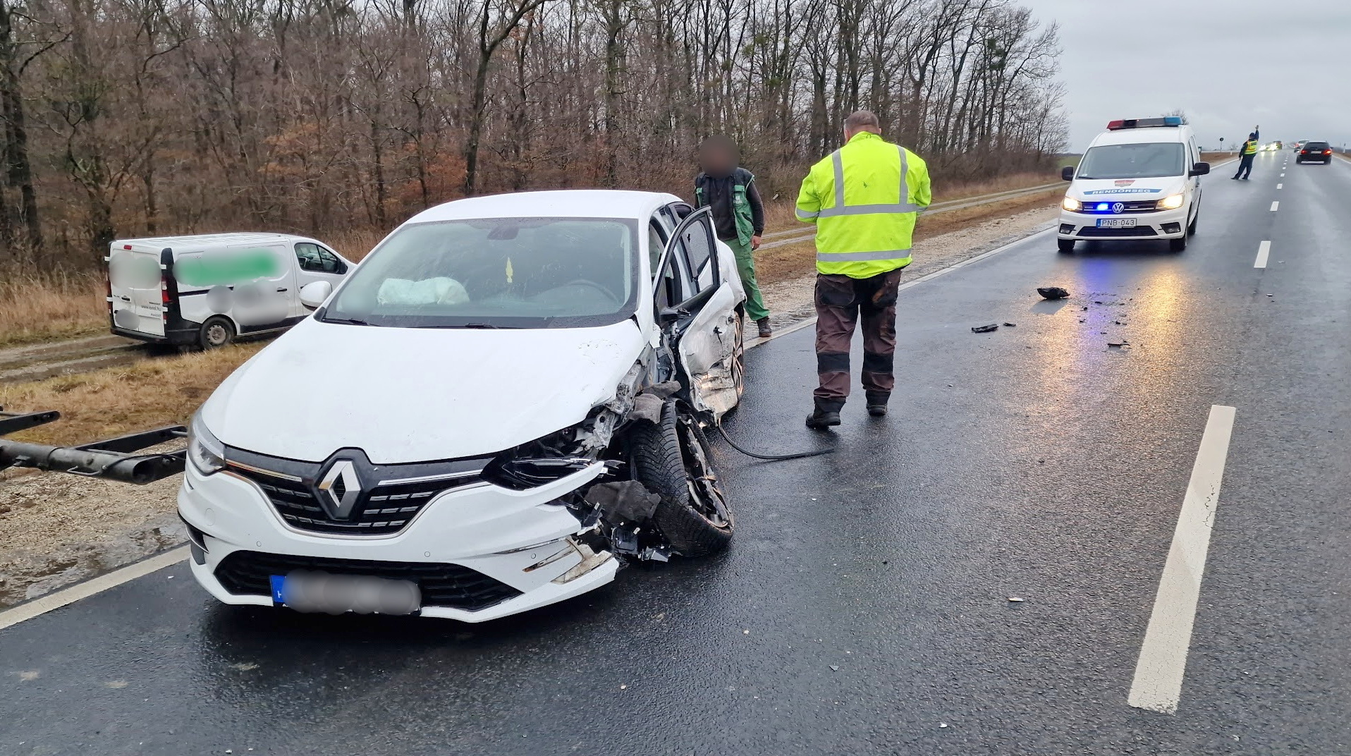 Skoda borotválta le egy Renault oldalát Sárvárnál