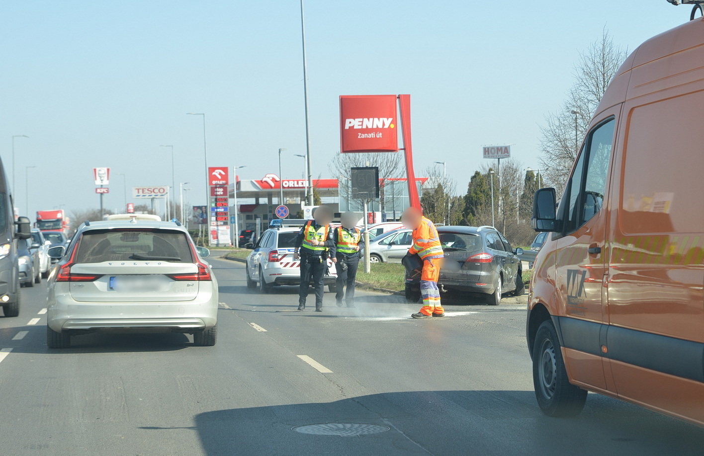 Előzékenységből baleset – Két Ford ütközött Szombathelyen