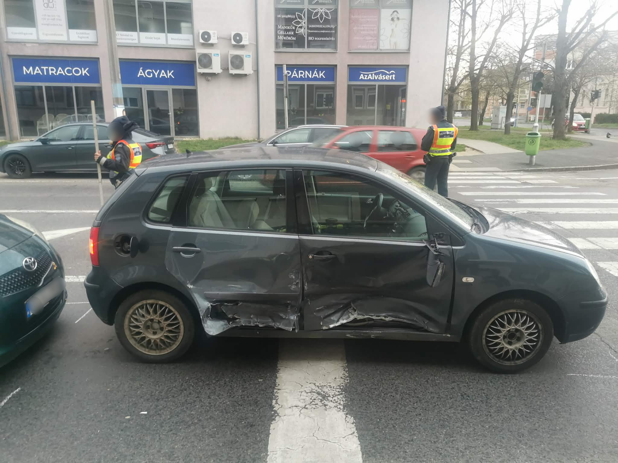 Megpördítette az elé hajtó VW-t egy Alfa Romeo Szombathelyen