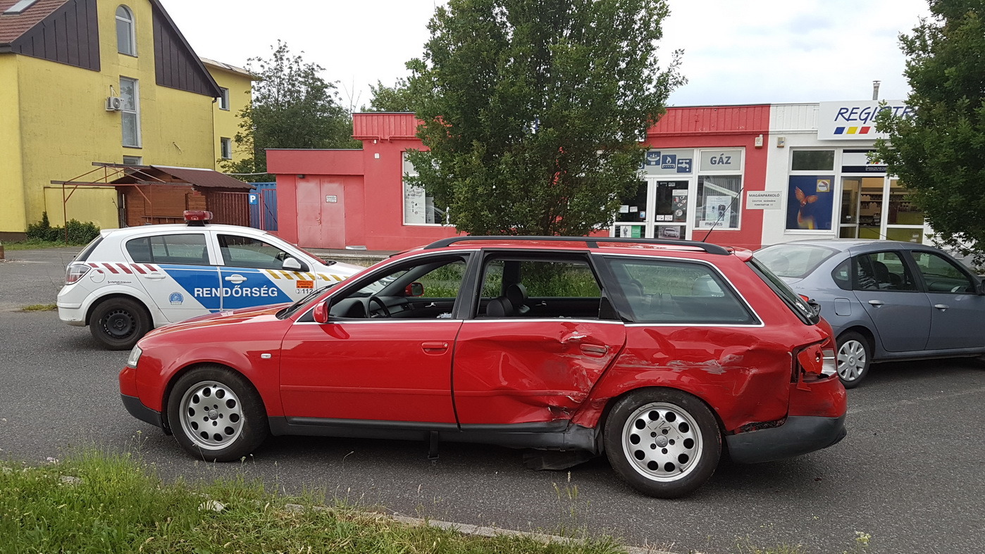 Baleset Szombathelyen a Puskás Tivadar utcában