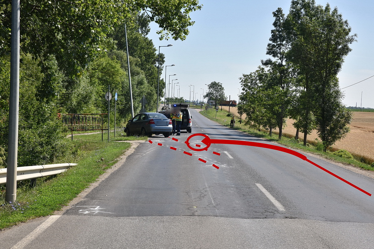 Kerékpárossal ütközött, majd villanyoszlopnak hajtott egy Chevrolet Csepregnél