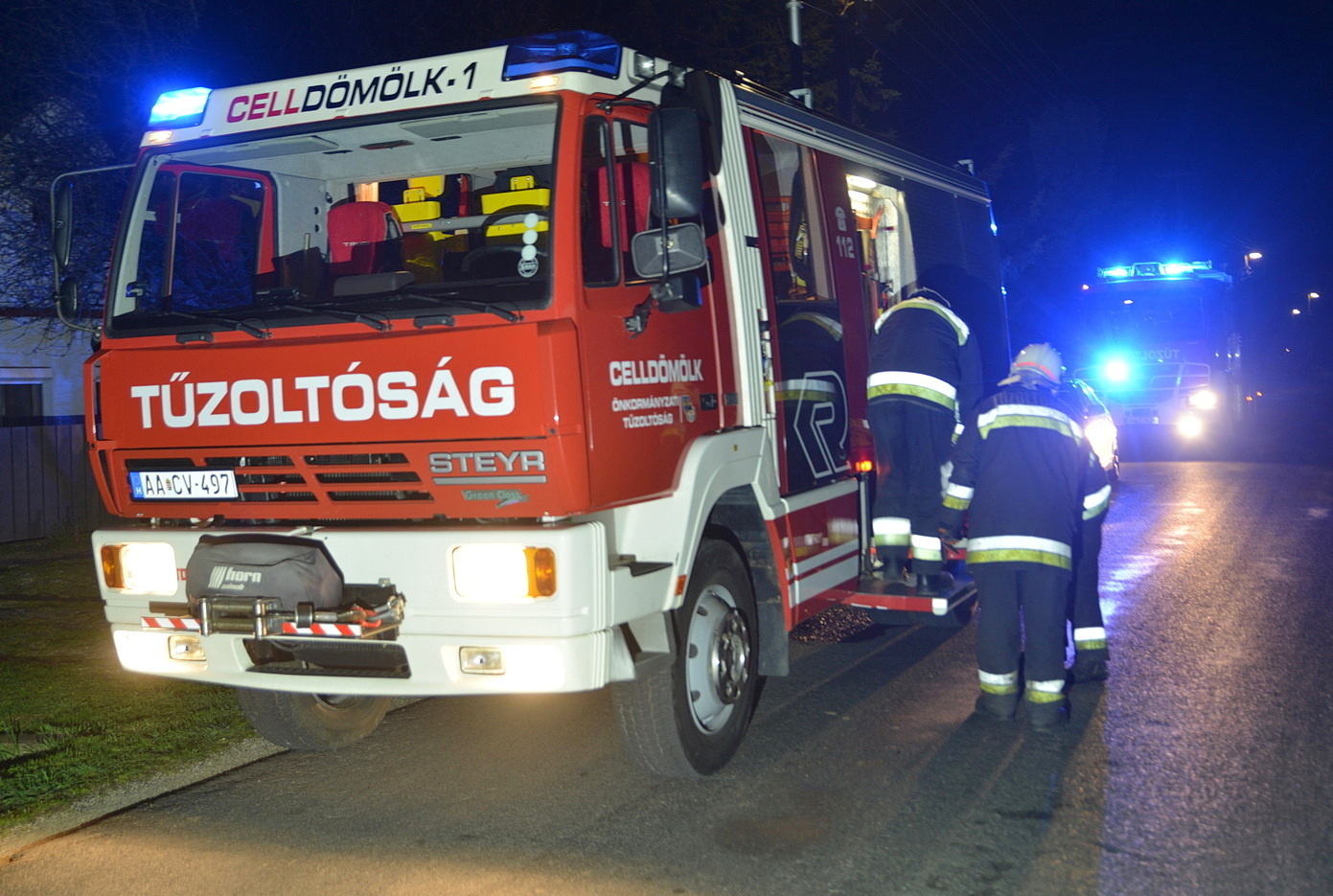 Kandalló mellett kapott lángra a tűzifa Kemenessömjénben