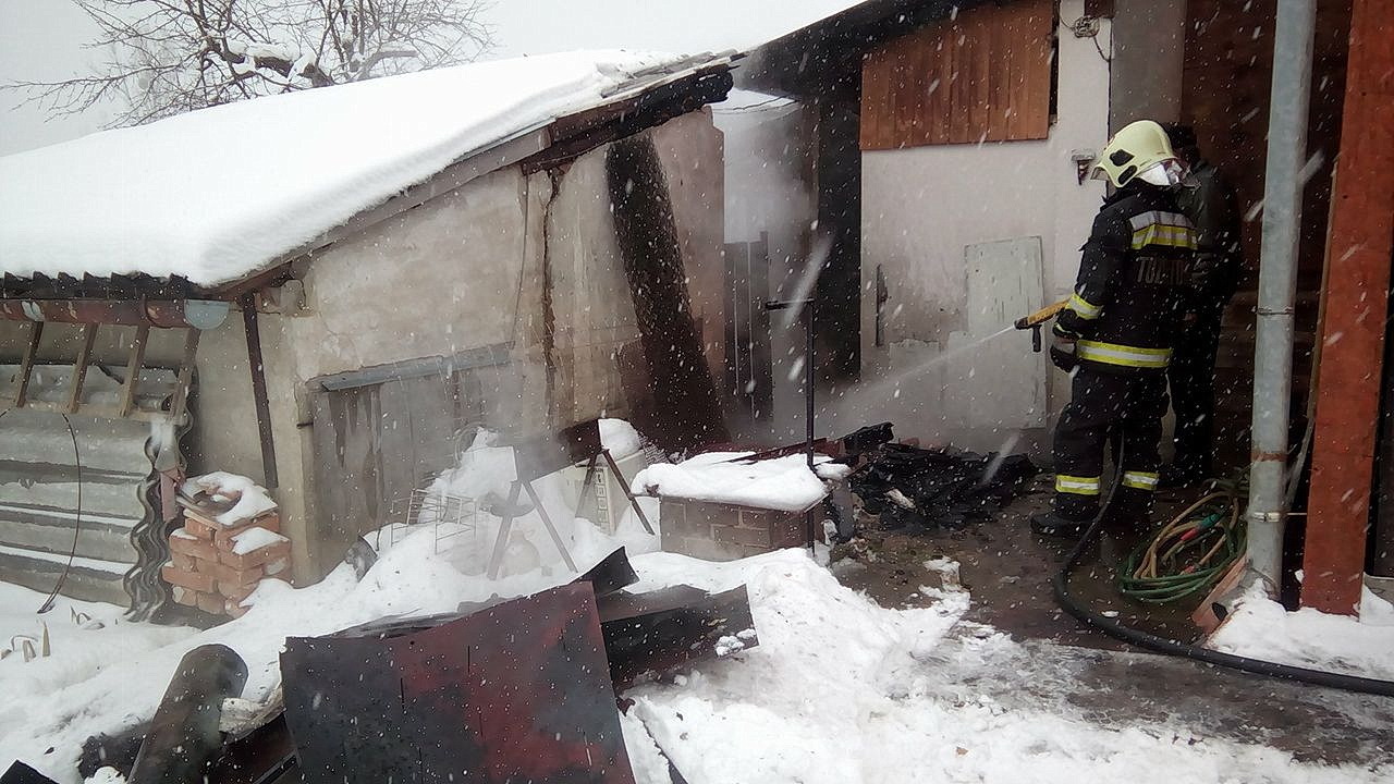 Csörötneki füstölő tűz