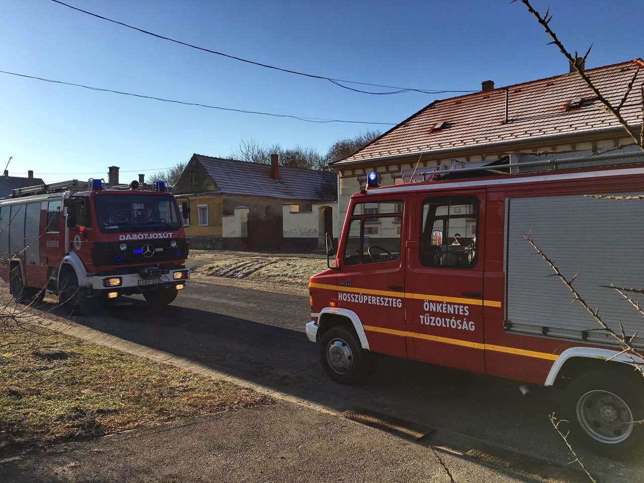 Bögötén gyulladt ki egy járó motorú Opel