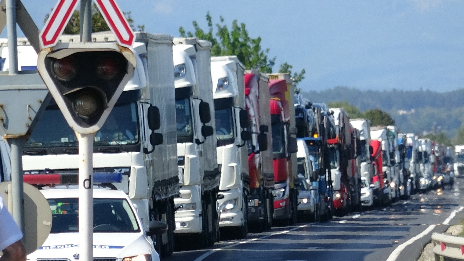 Dugó a 86-os főúzon baleset miatt - Fotó Tánczos Mihály