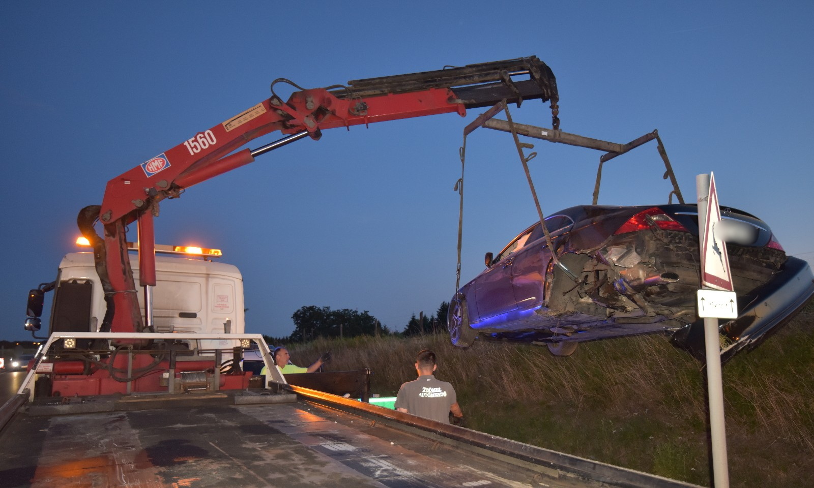 Ittas holland sofőr Citroenje ütközött Mercedes-szel Sárvár közelében, a 84-esen