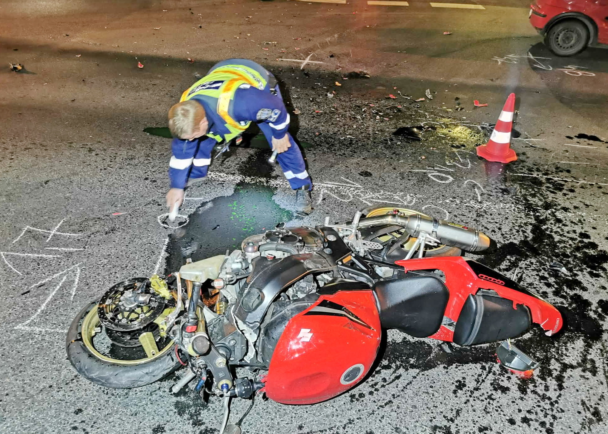 Suzuki motor elé kanyarodott egy Opel Szombathely határában a 86-os és 87-es főutak közös szakaszán