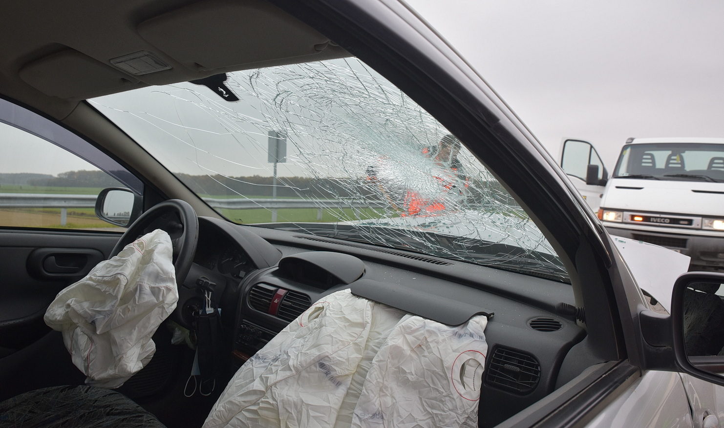 Az idős sofőr és felesége súlyosan megsérült az M80-as autóúton