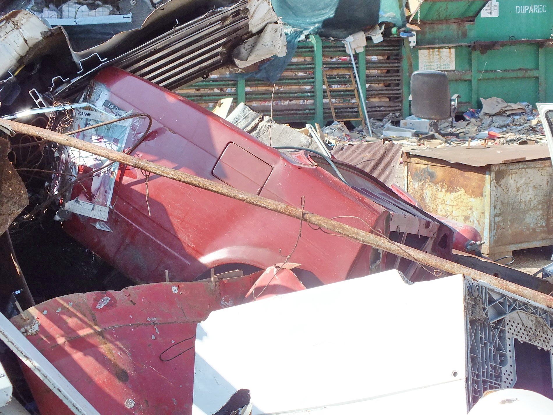 Ladát loptak az ózdi fiatalok, bontóban "értékesítették"