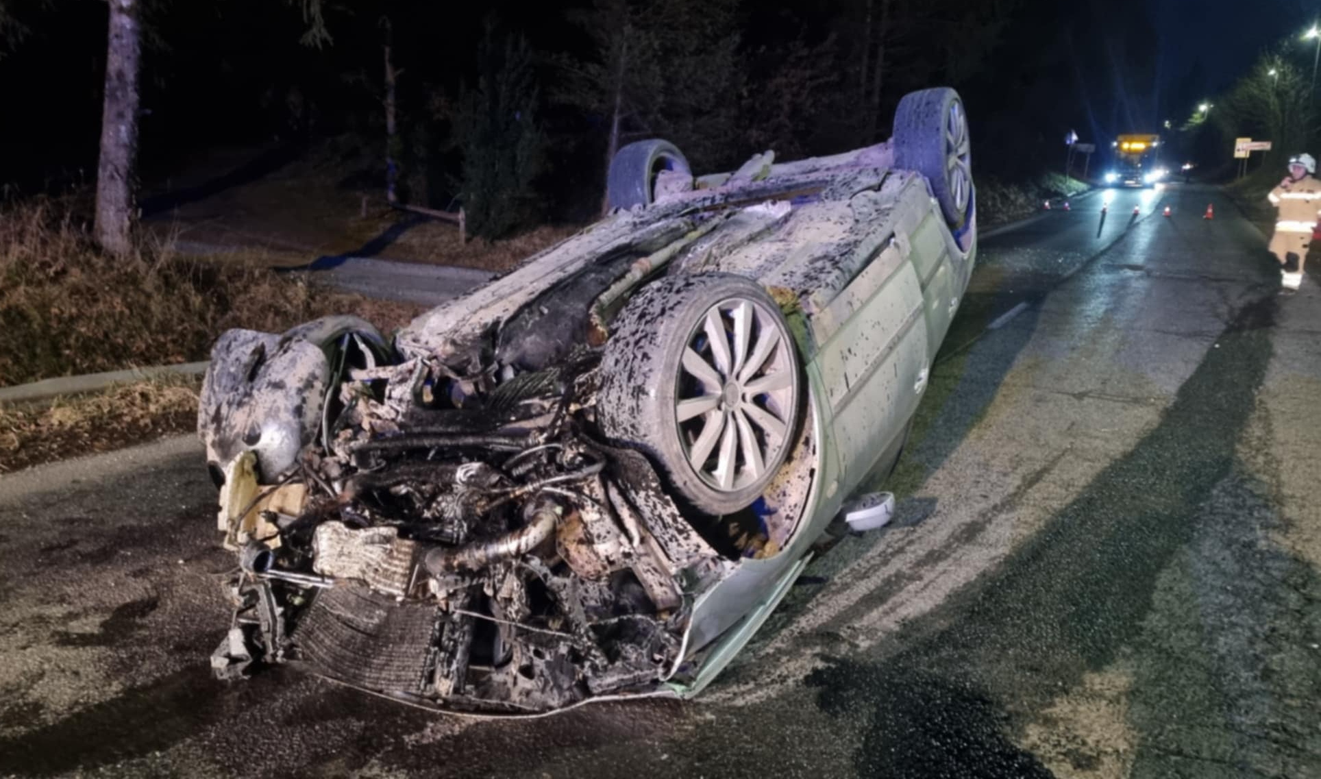 Felborult egy VW Őriszentpéter közelében Fotó: Könye Gábor/ Őriszentpéter ÖTE