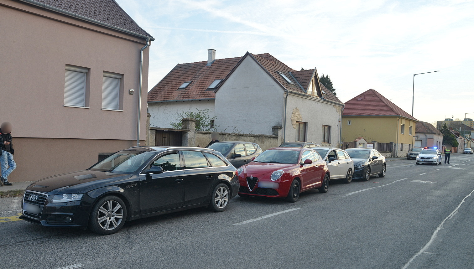 Három autót tolt össze egy Mazda Szombathelyen - Forgalmi okból álltak meg előtte