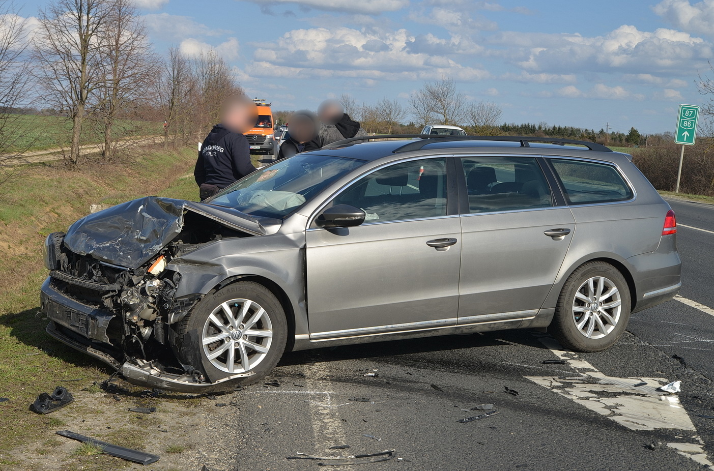 Hárman megsérültek a 89-esen - Hyundai hajtott VW elé Szombathely közelében