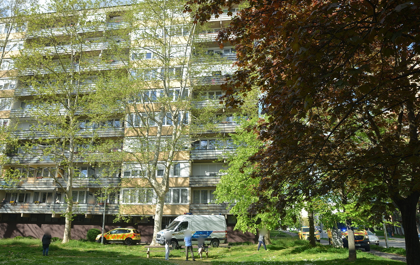 Halálos baleset a negyedik emeleten - körfűrésszel vágott a lábába egy férfi Szombathelyen