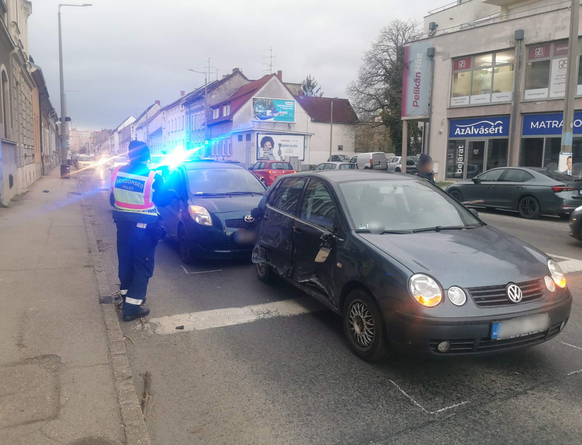 Megpördítette az elé hajtó VW-t egy Alfa Romeo Szombathelyen