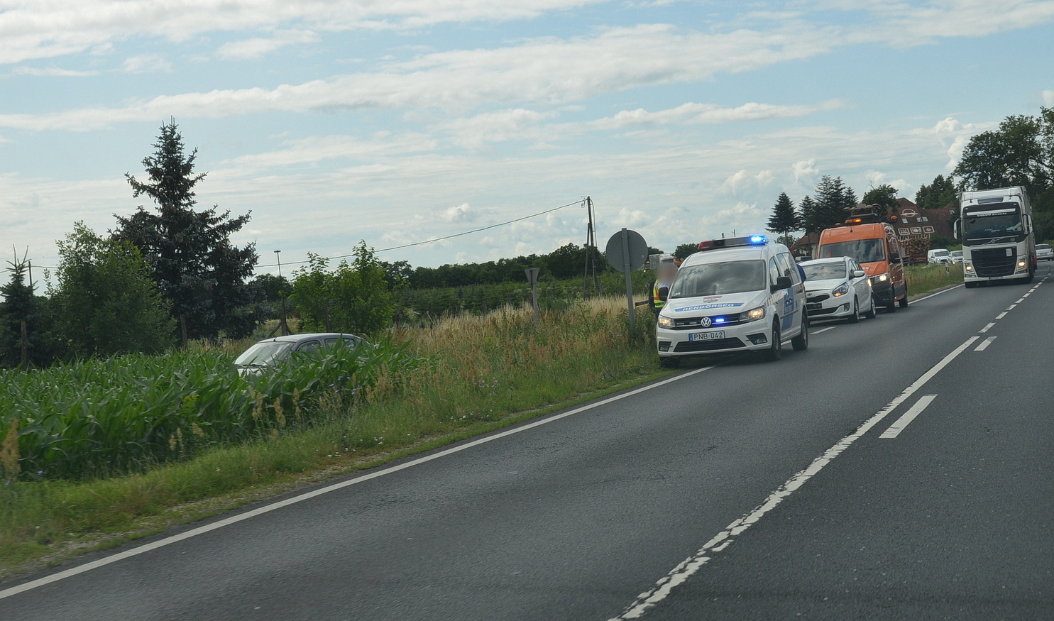 Utoléréses baleset Szombathely - Petőfi-telepnél, a 86-os főúton