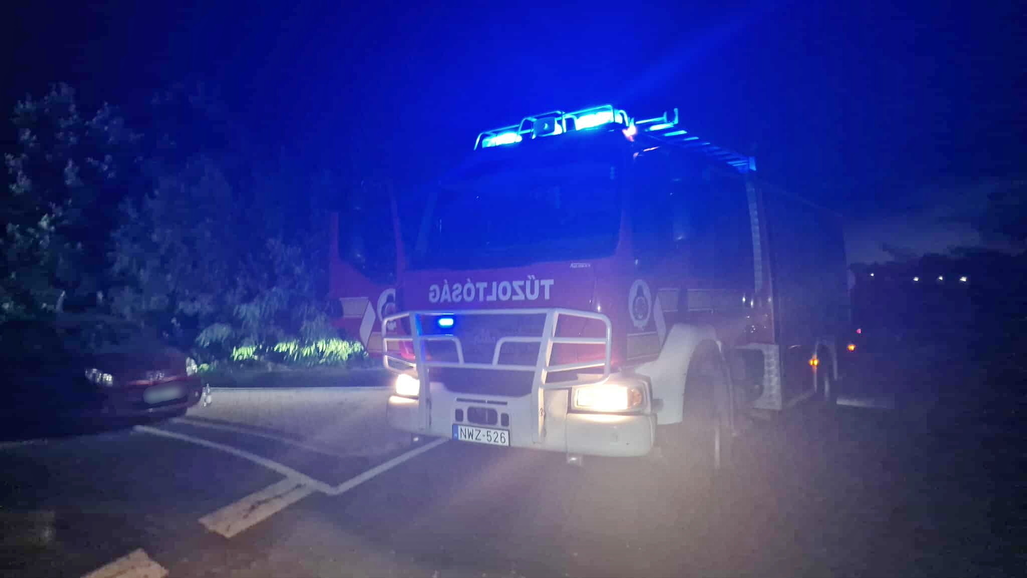 Volt porral oltója a fiatal sofőrnek - Alfa Romeo motorterében keletkezett tűz Ölbő közelében