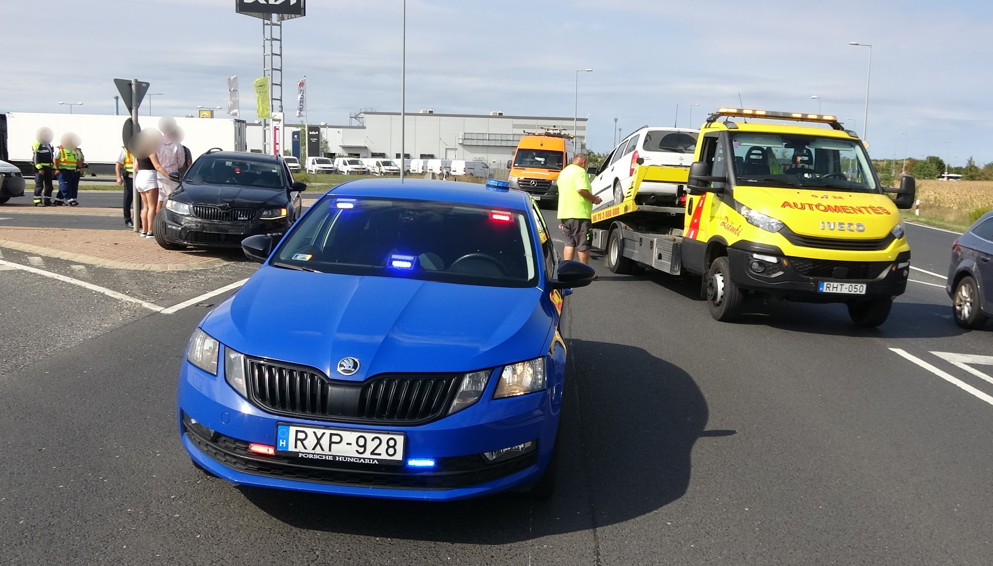 Balra kanyarodó Skoda hajtott Opel oldalába a 86-os és 87es főutak közös szakaszán