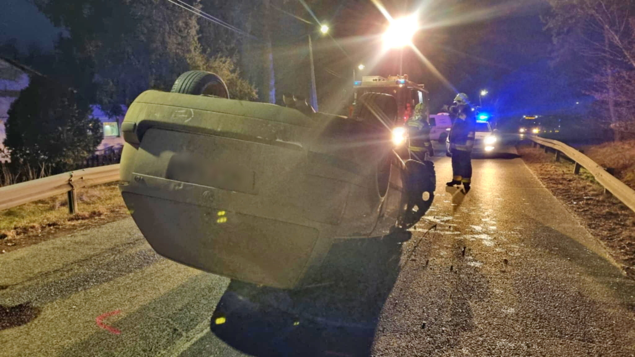 Felborult egy VW Őriszentpéter közelében Fotó: Könye Gábor/ Őriszentpéter ÖTE