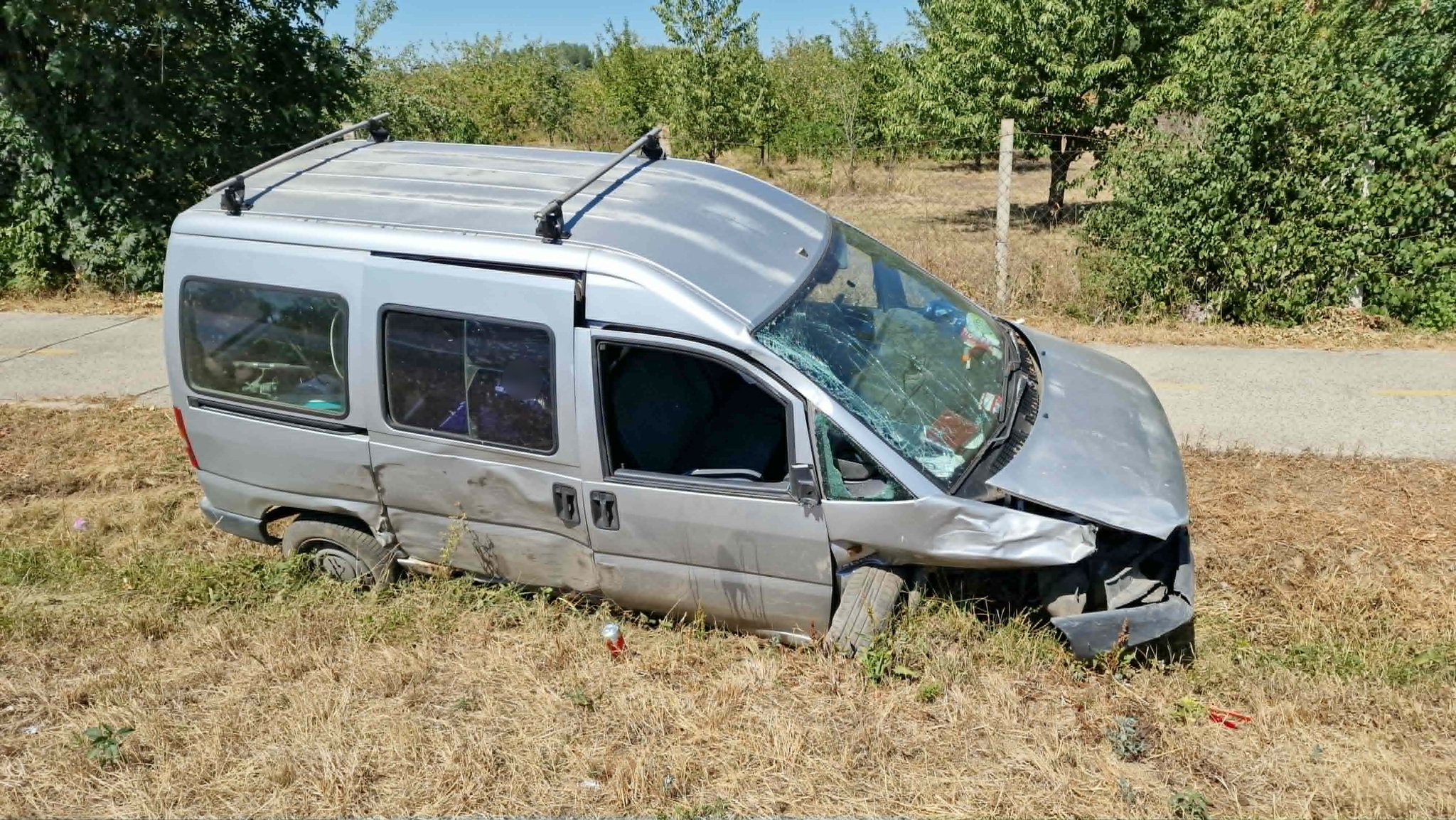 Az éppen megelőzött billencs oldalába hajtott egy Citroen furgon a 87-esen - felmerült az ittasság gyanúja Az éppen megelőzött billencs oldalába hajtott egy Citroen furgon a 87-esen - felmerült az ittasság gyanúja