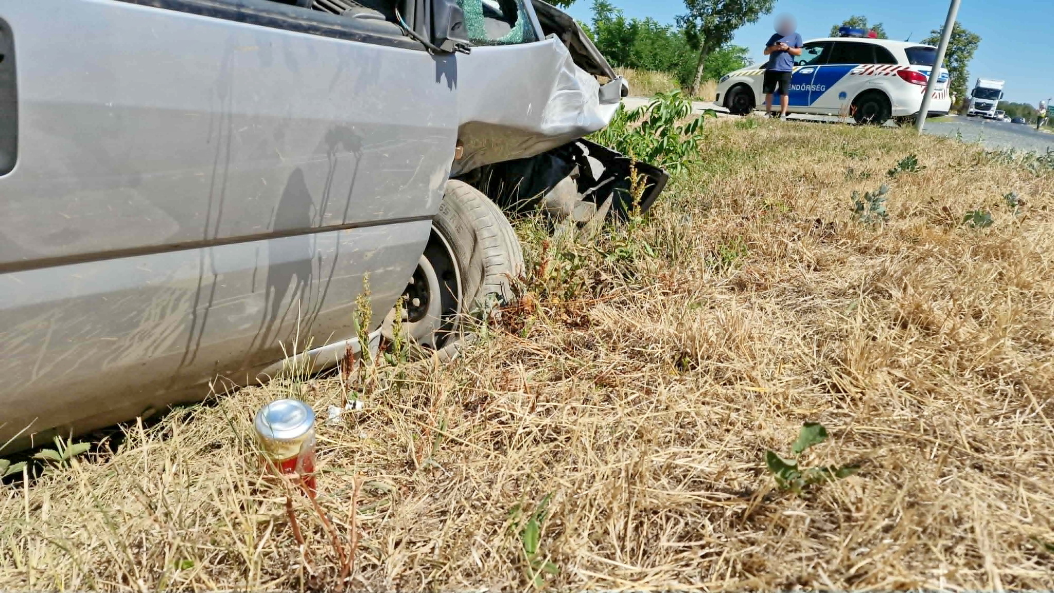 Az éppen megelőzött billencs oldalába hajtott egy Citroen furgon a 87-esen - felmerült az ittasság gyanúja Az éppen megelőzött billencs oldalába hajtott egy Citroen furgon a 87-esen - felmerült az ittasság gyanúja