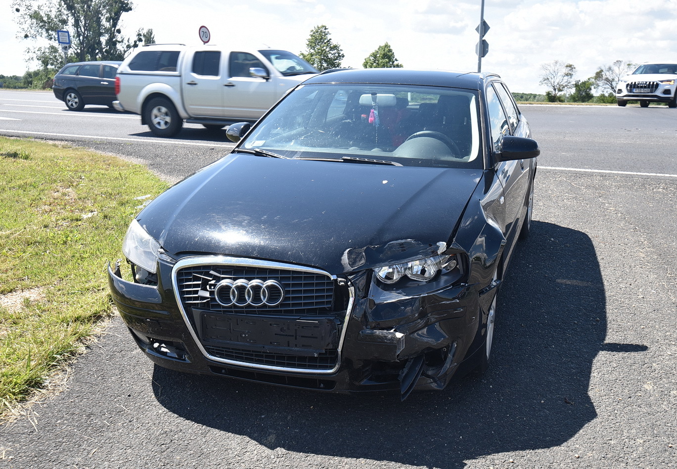 Az Audi vezetője hiába fékezett, ütközött az osztrák rendszámú autóval