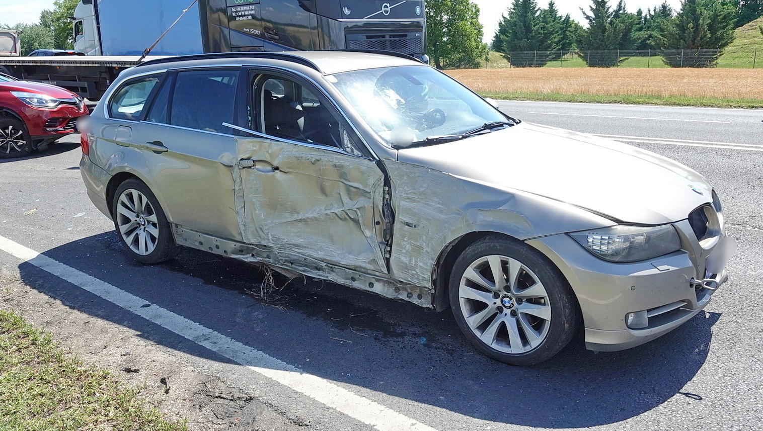 Szabálytalanul megforduló Renault miatt ütközött három autó Szombathely határában