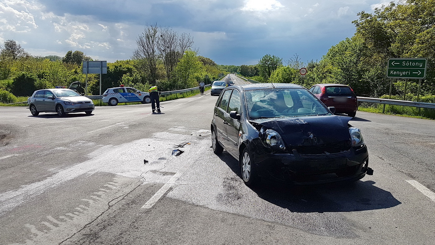 Ford elé hajtott egy osztrák Volkswagen Sárvárnál