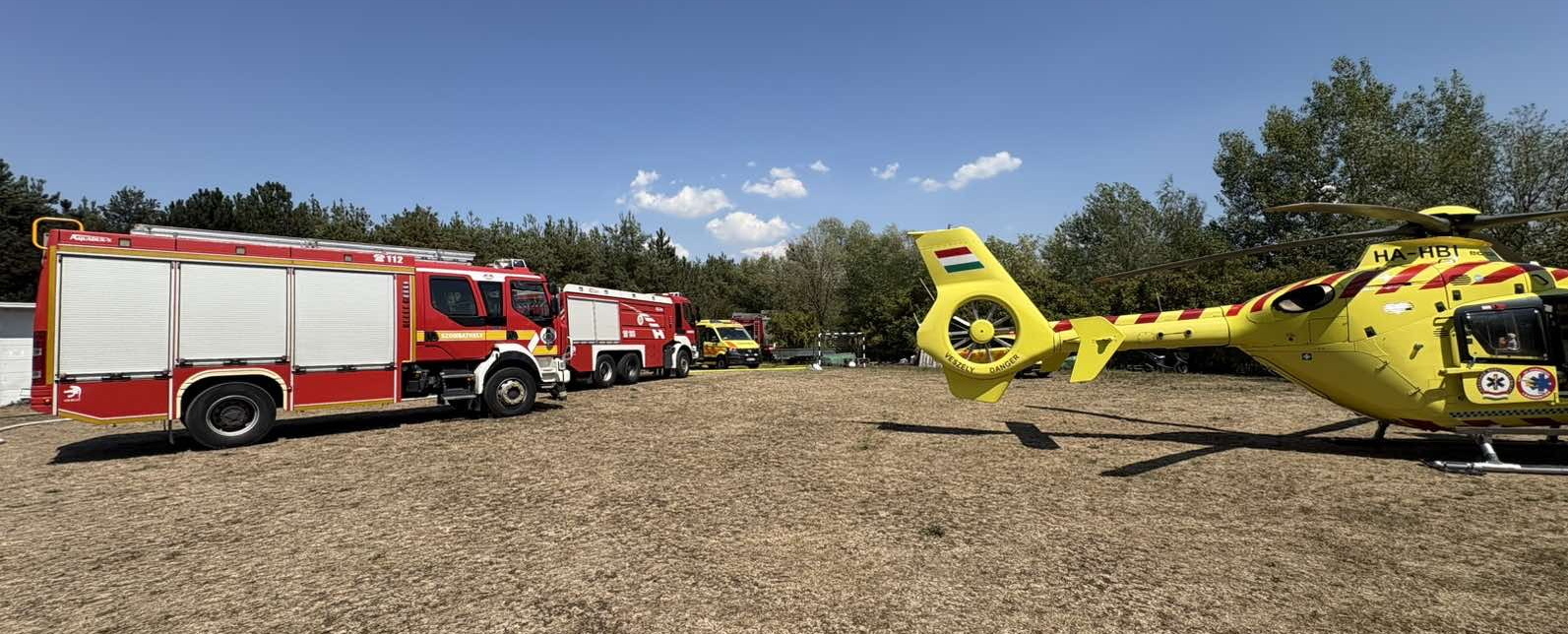 Mentőhelikopter is érkezett a zsennyei tűz sérültjéhez Fotó: Forgács József tű. főtörzsőrmester/Szombathely HTP