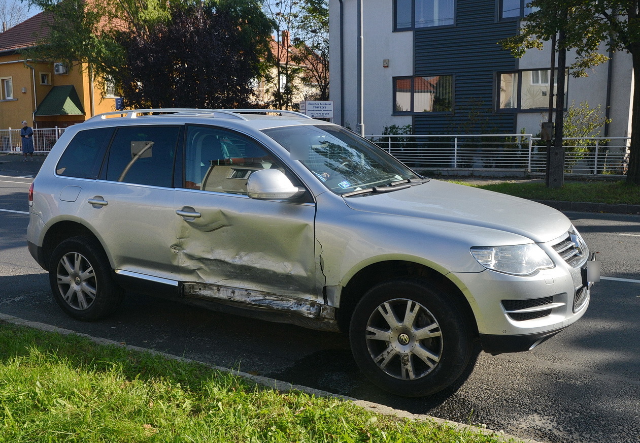 A VW vezetője nem sérült meg a balesetben