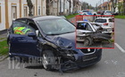 Ittas sofőr Seatja lökött házfalnak egy parkoló Opelt Szombathelyen