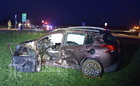 Életveszélyesen megsérült egy Opel vezetője Bobánál - Peugeot oldalába hajtott az autójával