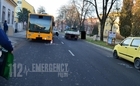 Autóbusz és személyautó ütközött Nagykanizsán