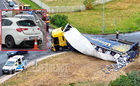 Megcsúszott a vizes úton és Alfa Romeo-t perdített a körforgalomba berobogó Renault kamion Szombathelyen
