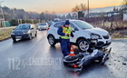 Generic motor elé fordult egy Opel Szombathelyen – megsérült a motoros