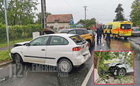 Nagy rombolást végzett egy Audi - a gázra lépett a fék helyett a sofőr