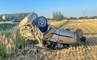 Kimászott a totálkáros Fordból és elsétált a sofőr a 86-os főúton, Egyházasrádócnál
