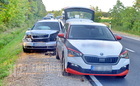 Szabálytalanul előző jármű miatt fékezőknek ütközött egy VW a 86-oson, Egyházasrádócnál
