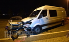 Frontális balesetet okozott Mercedes kisbuszával - vádat emeltek a román sofőr ellen
