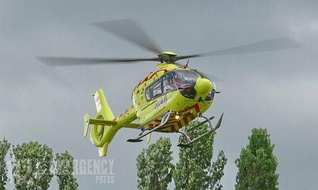 Mentőhelikopter érkezett a Körmenden elütött gyalogosért - teherjármű mellett haladt volna el az autó a 8-as főúton